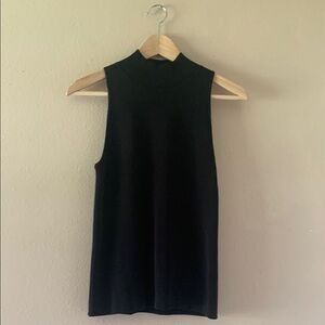 Banana Republic Black Fitted Sleeveless Blouse Size Medium